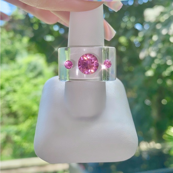 Transparent Lucite Statement Ring With Pink Swarovski Crystals, Modern Cube Ring - Picture 10 of 12